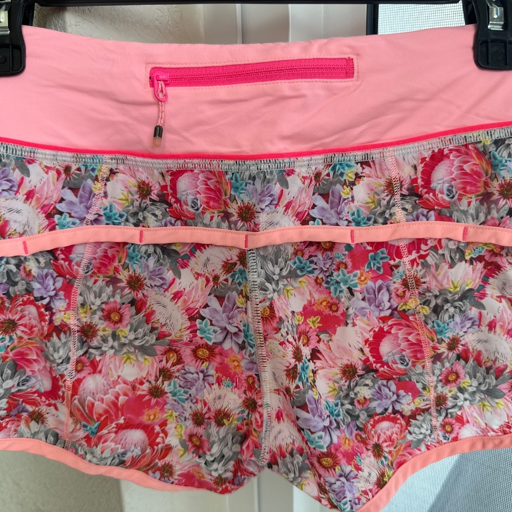 Lululemon Speed Shorts Size 2 - Picture 2 of 3
